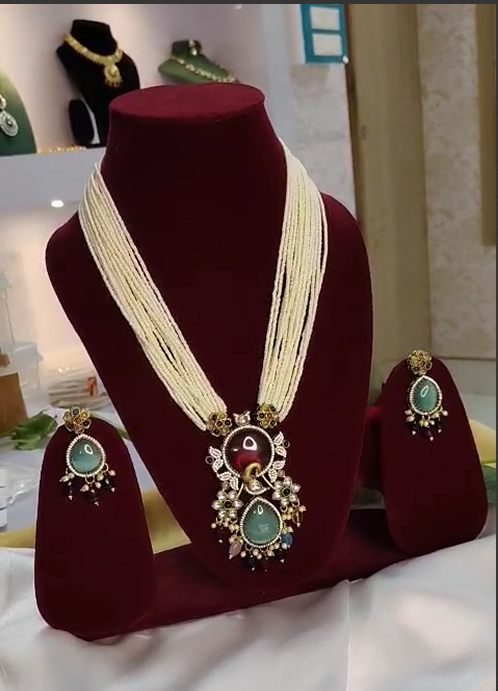 Rajasthani kundan and monalisa stone set